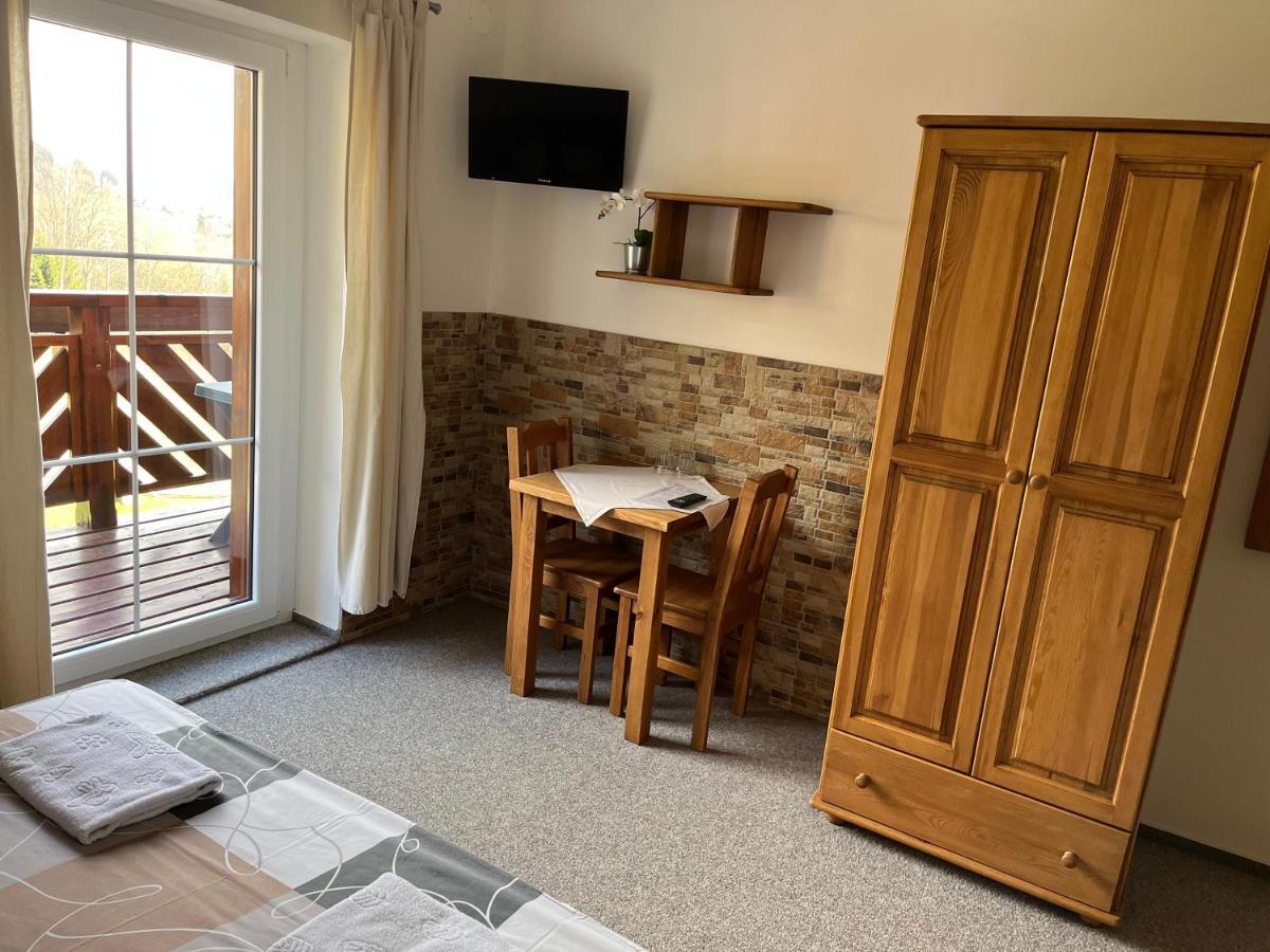 Hotel Na Planyrce à Paseky nad Jizerou Extérieur photo